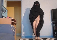 musulmane seins nus en niqab et jilbab