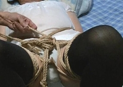 Jyosoukofujiko of nightwear was tied and demonstrated masturbation