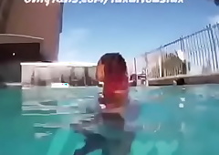 Luxxx sexy ass twerking in a catch pool