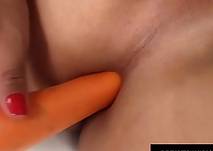 Tgirl With a Perfect Ass Pamela Lenvisk Pushes a Carrot Inner It